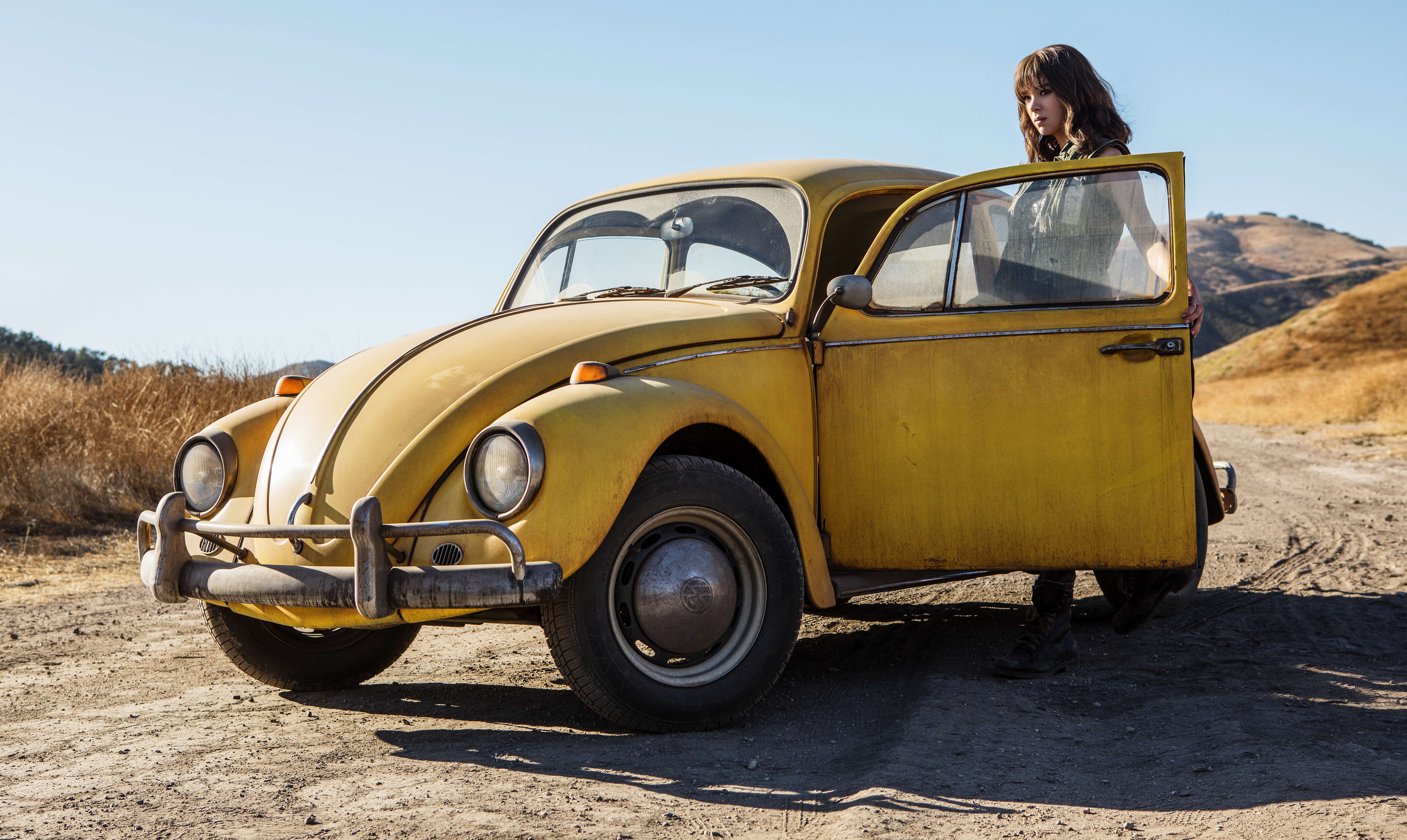 Hailee Steinfeld in BUMBLEBEE, from Paramount Pictures / Photo Credit: Jaimie Trueblood
