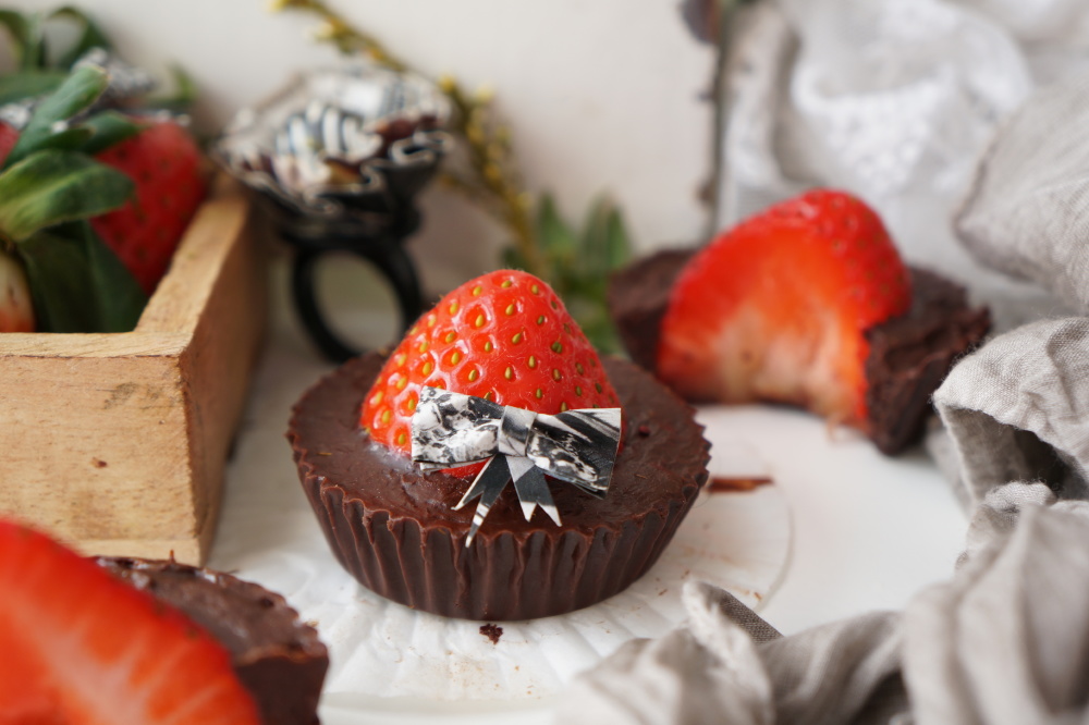 Chocolate Strawberry Cups