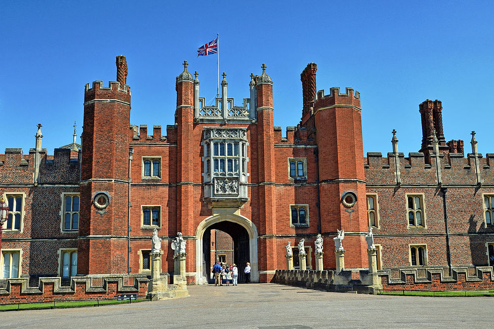 Duncan Harris from Nottingham, UK, Flickr - Duncan~ - Hampton Court Palace, CC BY 2.0