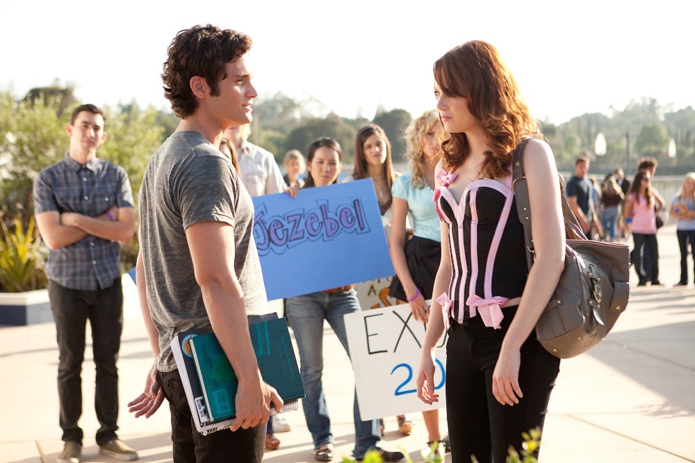 Penn Badgley and Emma Stone in Easy A / Picture Credit: Screen Gems