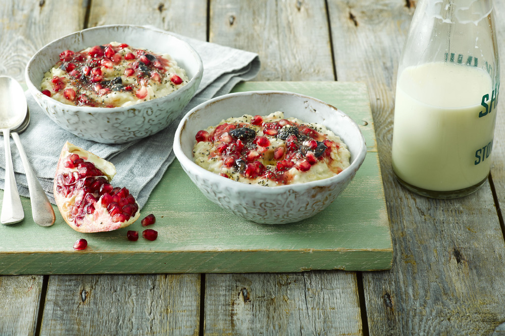Creamy Pear Porridge with Berries and Chia Seeds