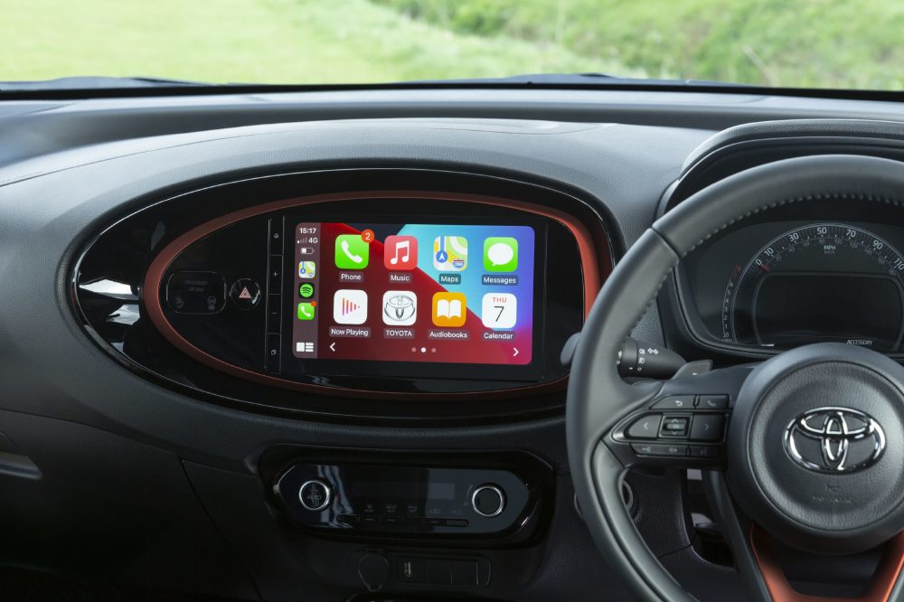 Touchscreen as standard that comes equipped with Apple CarPlay and Android Auto