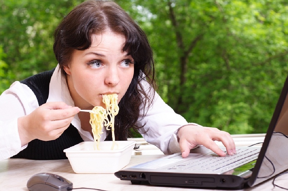 Half of Brits Only Spend 23 Minutes Eating a Day Because They’re too Busy
