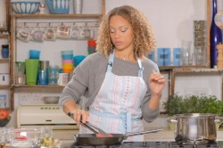 Angela Griffin’s Red Pesto Steak with Pasta and Peppers Recipe