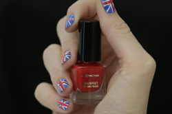 Sophy Robson How to Olympic nail art