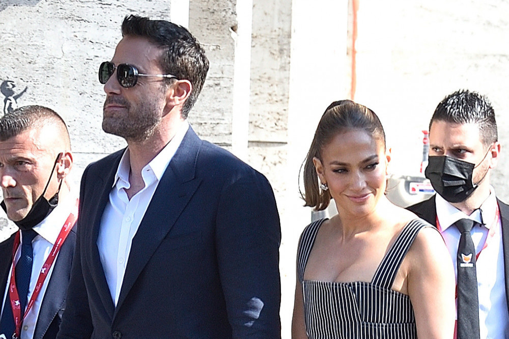 Jennifer Lopez shuts down rumours that she is upset about Ben Affleck's comments