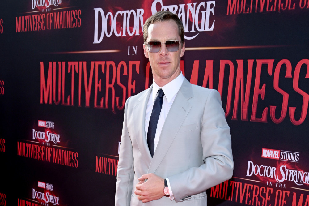 Benedict Cumberbatch is male lead in 'The Roses' alongside Olivia Colman