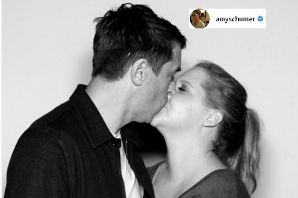 Chris Fischer and Amy Schumer (c) Instagram