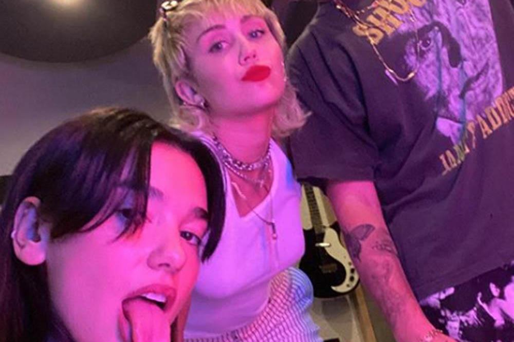 Dua Lipa, Miley Cyrus and Andrew Watt (c) Instagram 