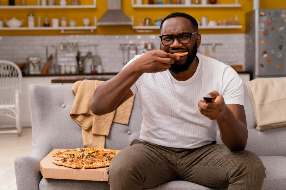 Eating in front of the TV can cause weight gain