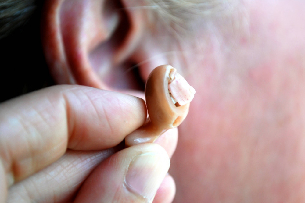Hearing aids cut the risk of an early death