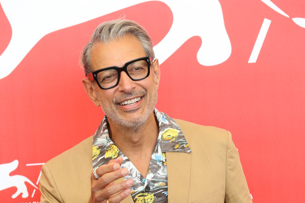 Jeff Goldblum is in a WhatsApp chat with the Jurassic World Dominion cast and crew