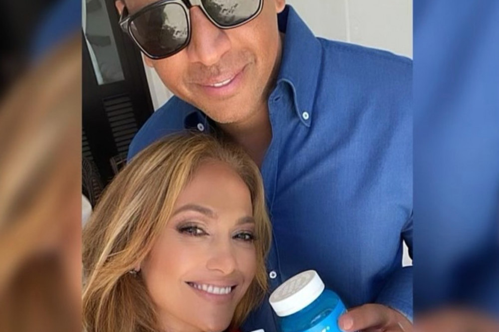 Jennifer Lopez and Alex Rodriguez (c) Instagram