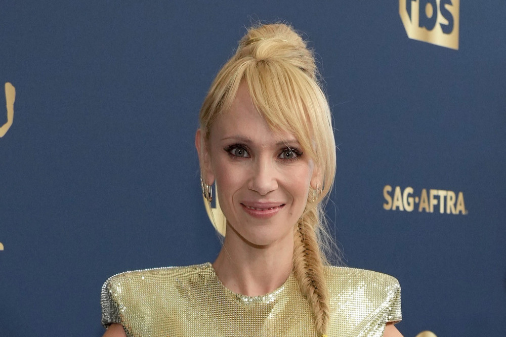 Juno Temple wore Versace to the SAG Awards