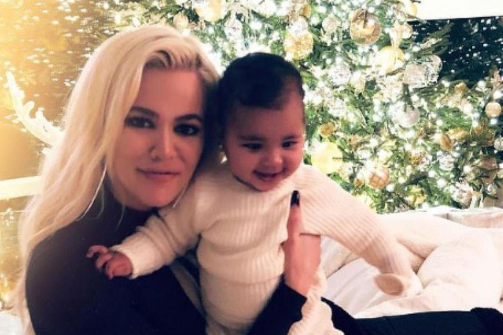 Khloe Kardashian with her daughter True (c) Instagram