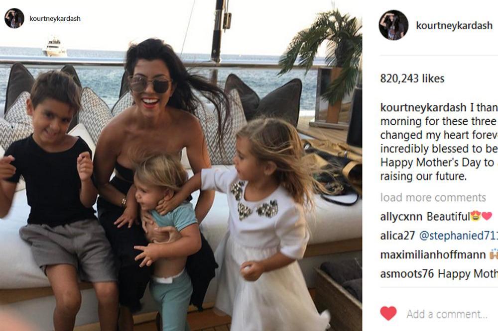 Kourtney Kardashian with her three children (c) Instagram