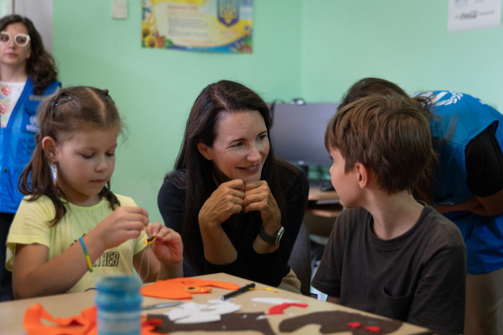 Kristin Davis was ‘deeply moved’ by her visit to meet Ukrainian refugees