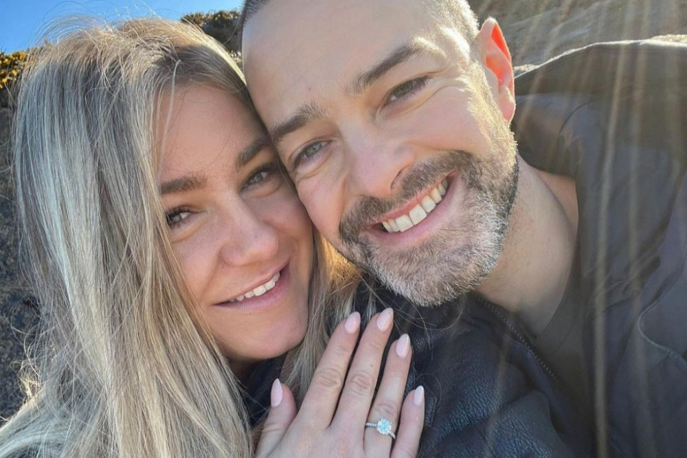 Lee Mead is engaged to his girlfriend Issy Szumniak