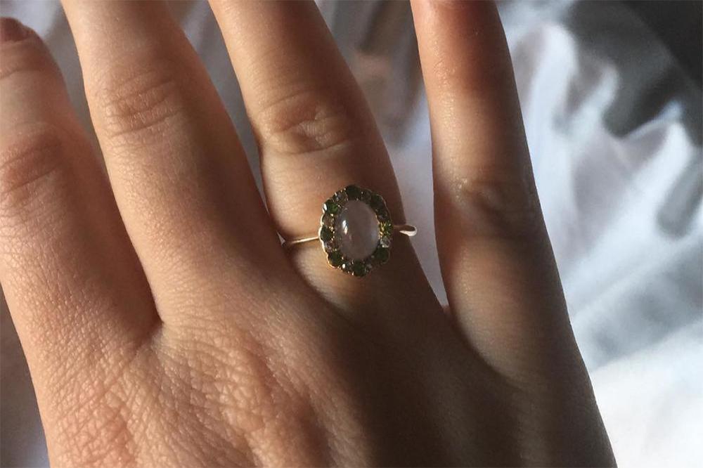 Lena Dunham's ring (c) Instagram