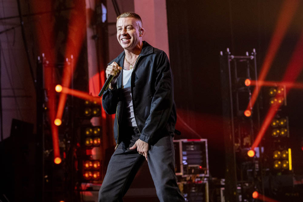 Macklemore has revealed he suffered a relapse during the COVID-19 pandemic.