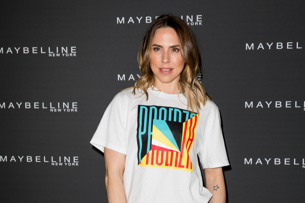 Melanie C didn't feel the need to warn Robbie Williams she'd spoke about their romance in her book