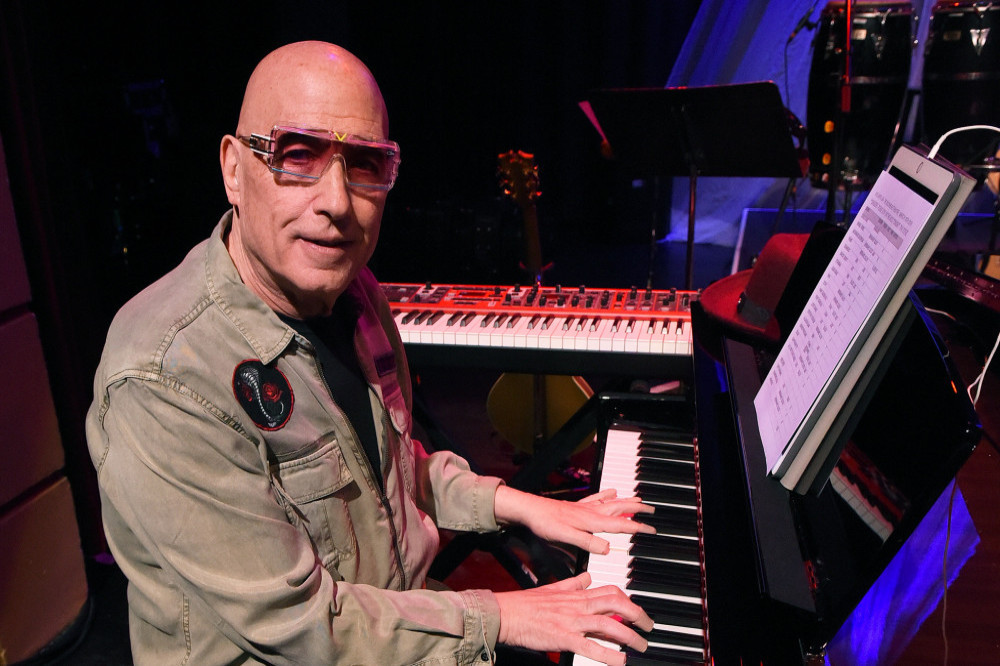 Mike Garson feels he's to blame