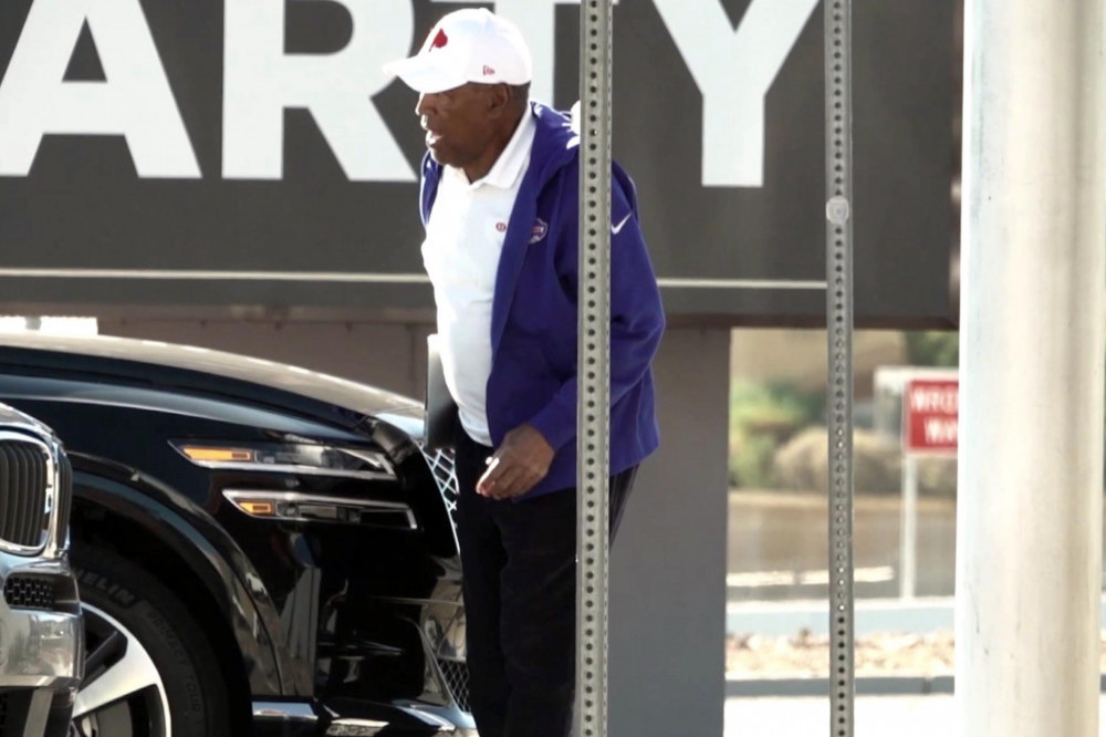 OJ Simpson was hobbling around on a cane before his cancer death