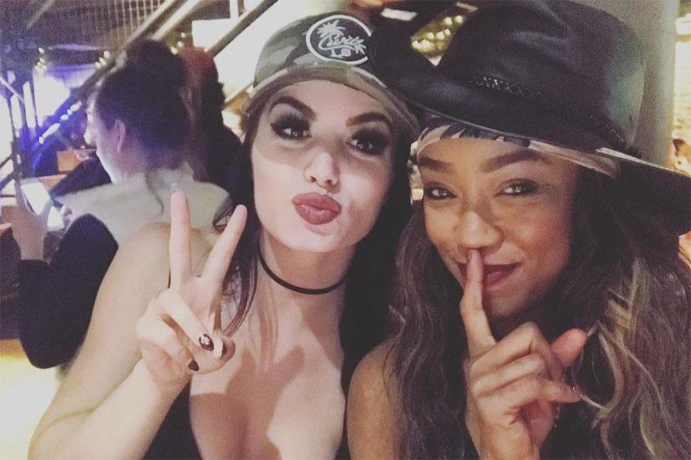 Paige and Alicia Fox (c) Instagram