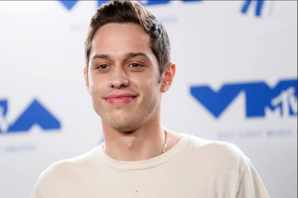 Pete Davidson addressed the conflict in the Middle East in his 'Saturday Night Live' opening monologue
