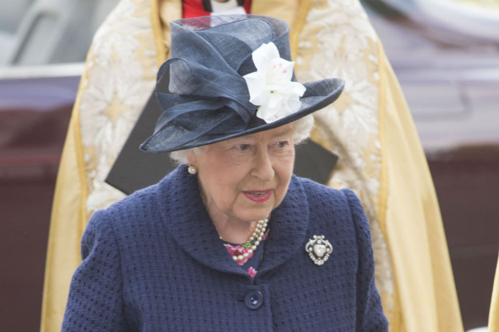 Queen Elizabeth allegedly has only 2 people she telephones directly