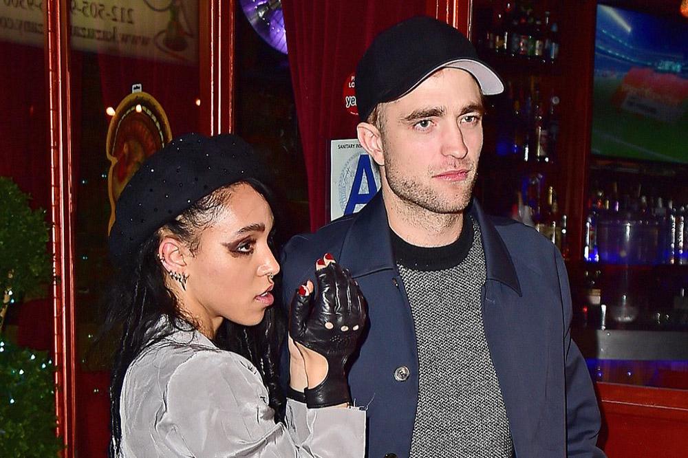 Robert Pattinson has given FKA twigs a promise ring to prove his commitment to her.