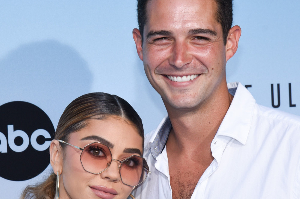 Sarah Hyland and Wells Adams have tied the knot
