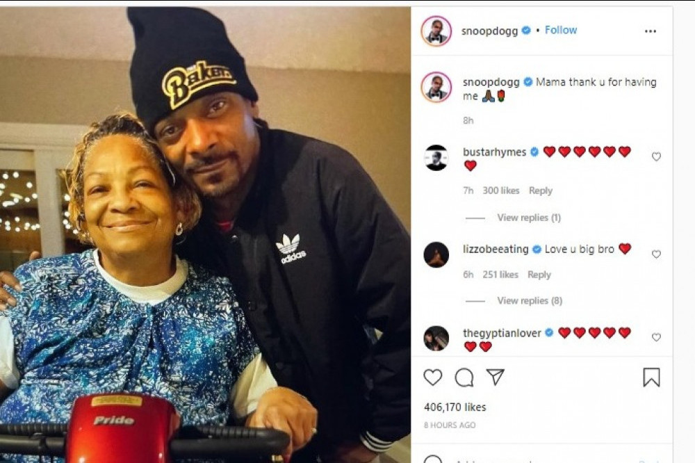 Snoop Dogg and his mom (c) Instagram