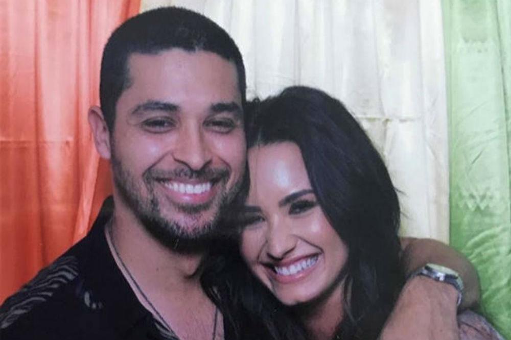 Wilmer Valderrama and Demi Lovato (c) Instagram