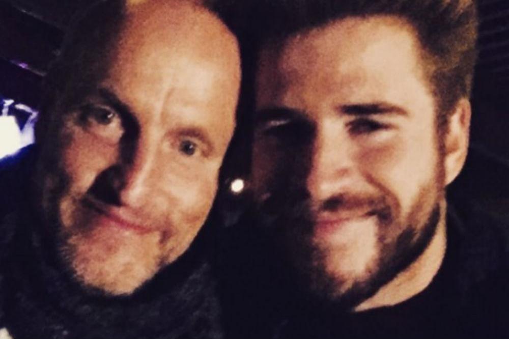 Woody Harrelson and Liam Hemsworth (c) Instagram
