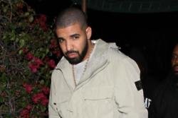Drake slams fan for groping female concert-goers