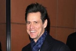 Jim Carrey Delights Waitress With $225 Tip