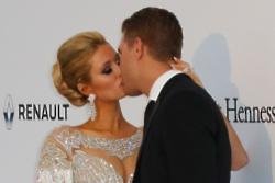 Paris Hilton's first kiss with Chris Zylka was 'electric'