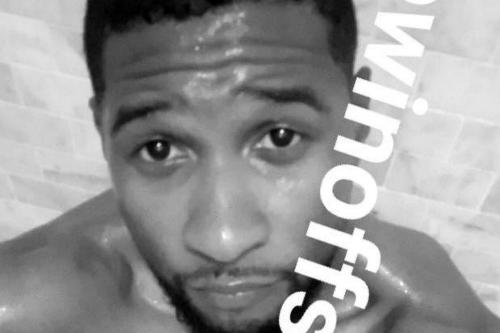 Usher strips off for raunchy selfie