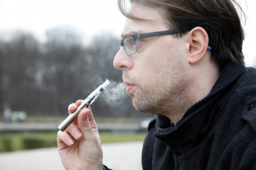 Vaping raises the risk of death from lung cancer