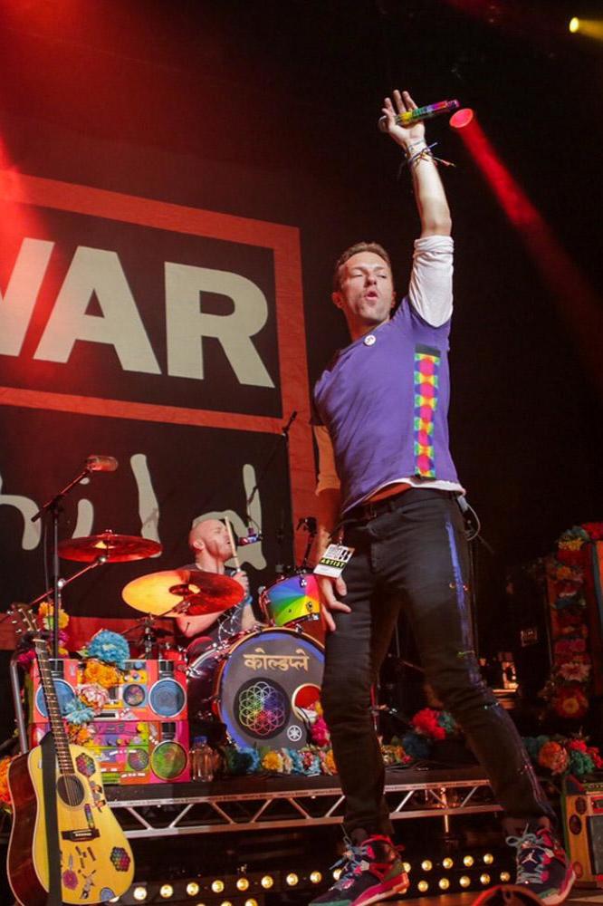 Coldplay performing War Child gig