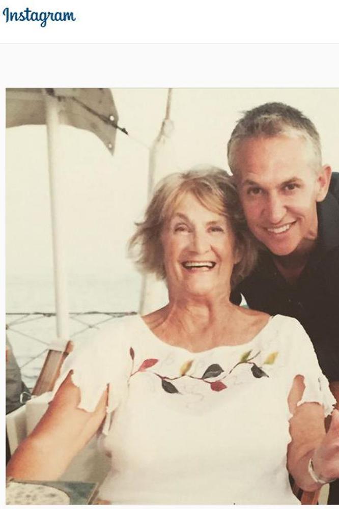 Gary Lineker with mum Margaret (c) Instagram