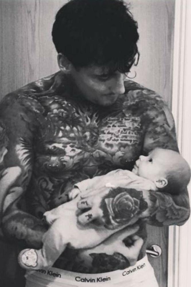 Jeremy McConnell and his son Caben-Albi [Instagram]