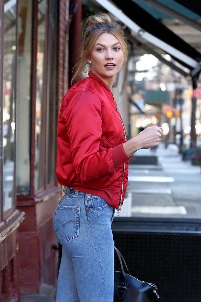 Karlie Kloss shows why she is such a hit