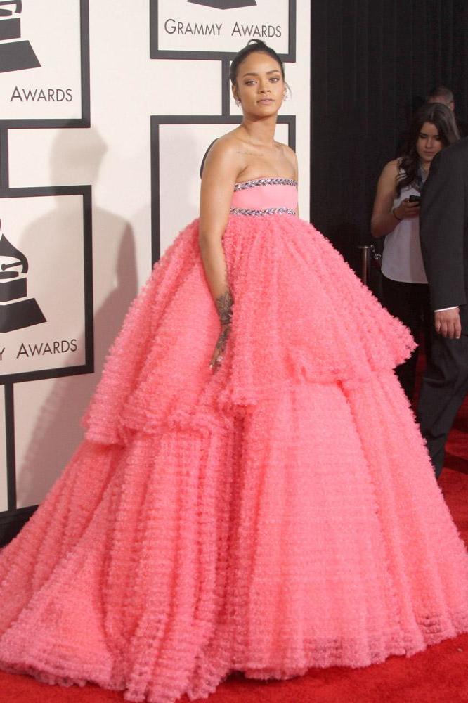 Rihanna Fell In Love With Grammys Dress 