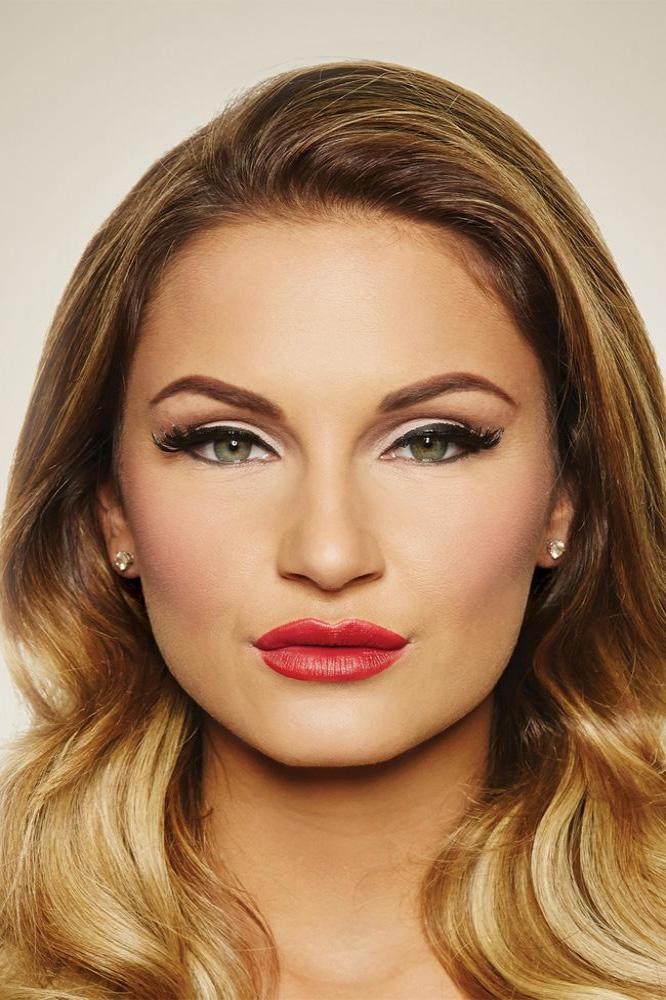 Sam Faiers wearing Lashes By Samantha 