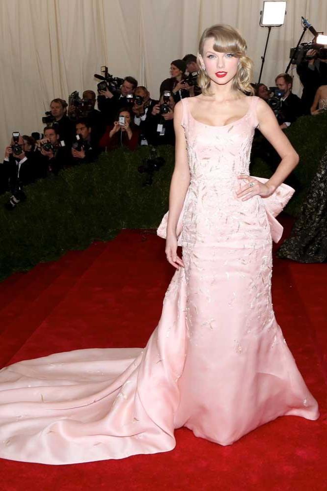 Taylor Swift at the 2015 Met Gala