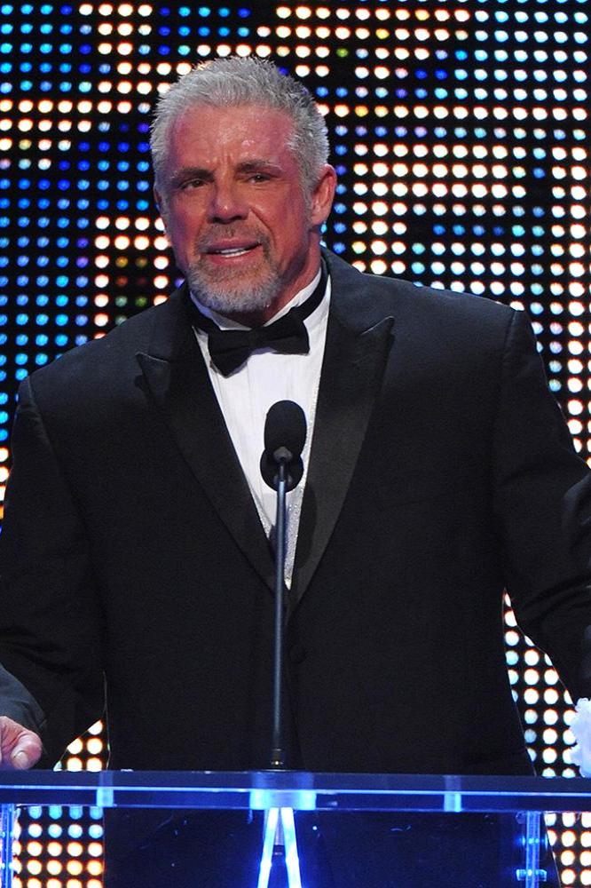 Ultimate Warrior beng inducted into WWE Hall of Fame