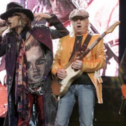 Steven Tyler and Roger Daltrey fund new vocal cord research