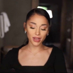 Ariana Grande showed off her eyeliner method on TikTok
